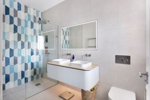 Master en-suite shower room- click for photo gallery